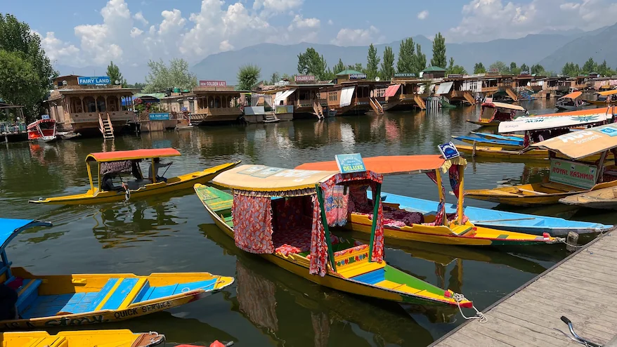 Book Shikara Ride In Dal Lake Srinagar Online Booking Book Shikara Ride In Dal Lake Srinagar Online Booking