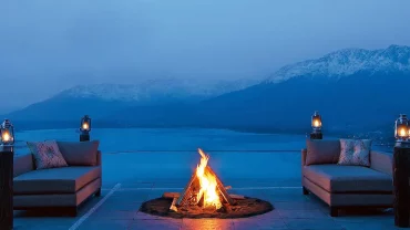 Hotels in Srinagar near dal lake